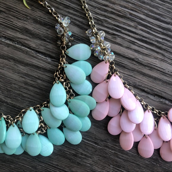 Francesca’s Necklaces Bundle: Green and Pink - Picture 2 of 2